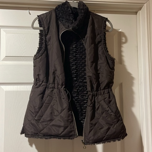 Vest - Picture 2 of 7
